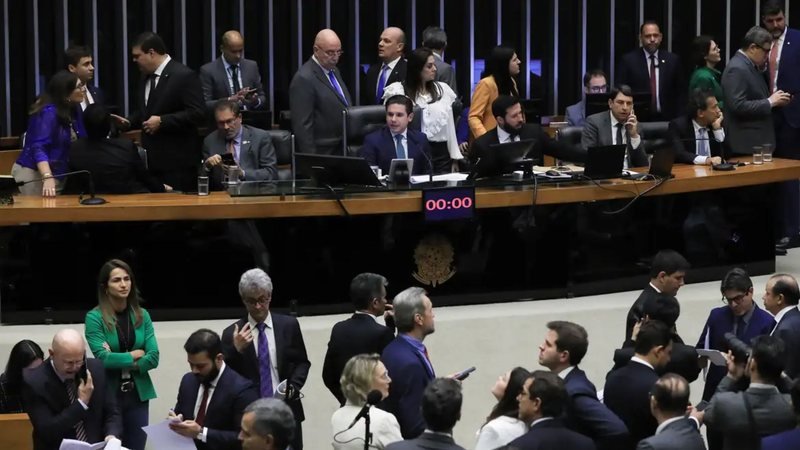 CCJ da Câmara aprova PEC que reduz maioridade penal para 16 anos