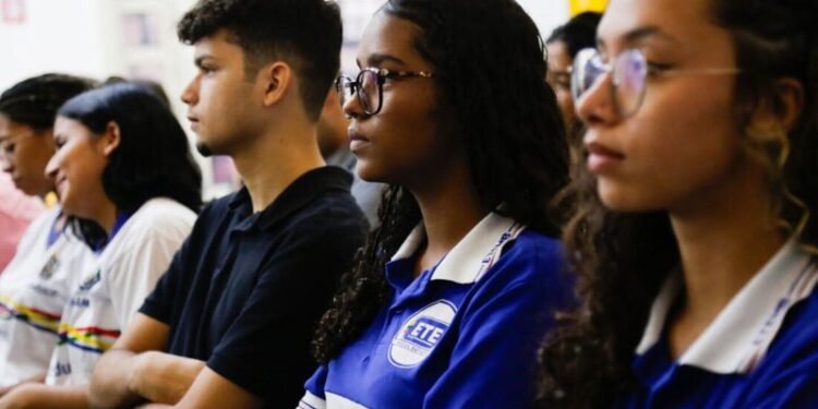 Prouni Pernambuco abre processo para oferta de 500 bolsas de R$ 500 para estudantes do ensino superior