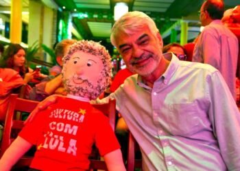 Humberto Costa reúne agentes culturais em Olinda e apresenta ações do mandato para o setor