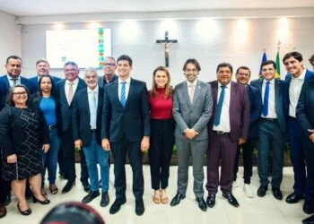 Marília Arraes e João Campos iniciam giro pelo interior com homenagem em São Bento do Una
