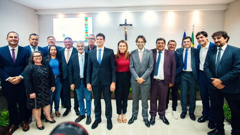 Marília Arraes e João Campos iniciam giro pelo interior com homenagem em São Bento do Una