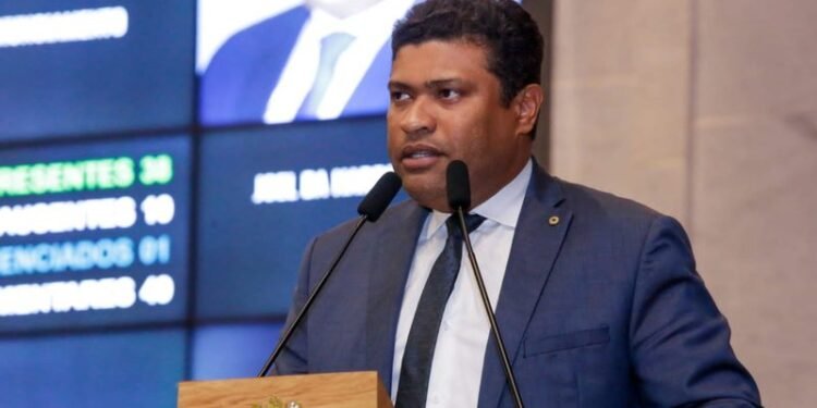 Joel da Harpa relata agressão durante confusão com flanelinhas em Caruaru e sofre fratura na mão