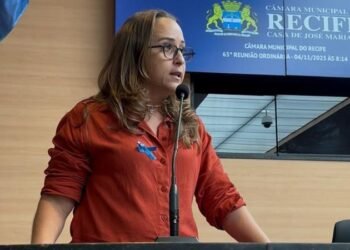 Vereadora Kari Santos contesta declarações do Pastor Júnior Tércio contra o PT e pede debate baseado em fatos
