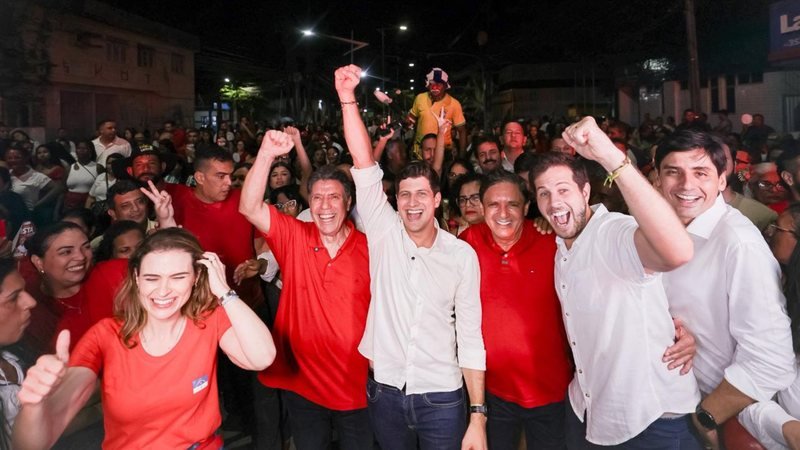 João Campos vai ao Cabo de Lula Cabral com promessa de duplicação da PE-28 e melhorias na segurança
