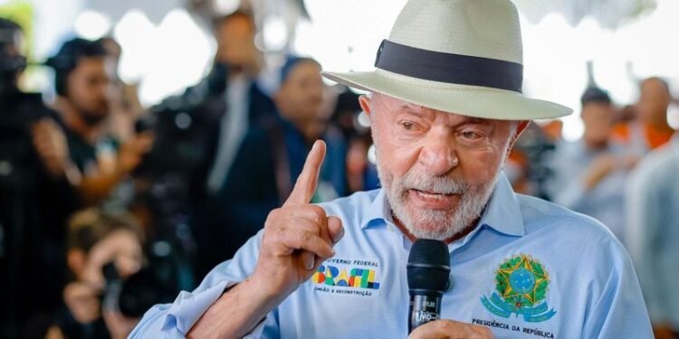 Lula reduz resistência entre evangélicos e amplia aprovação no segmento, diz Quaest
