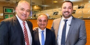 Marco Aurélio Filho entrega Medalha Djaci Falcão ao conselheiro Ranilson Ramos