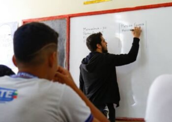 Estado de Pernambuco anuncia inscrições para supletivo e nomeia mais 139 profissionais para educação