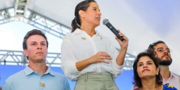 Raquel Lyra entrega 185 veículos para reforçar assistência social em Pernambuco
