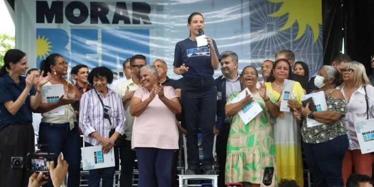Raquel Lyra entrega 378 casas reformadas, 141 títulos de propriedade e anuncia pacote de obras para a Região Metropolitana