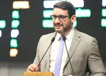 Romero Albuquerque pede convocação do secretário de Educação na Alepe