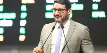 Romero Albuquerque pede convocação do secretário de Educação na Alepe