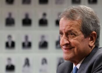 Valdemar Costa Neto antecipa retorno ao Brasil dos EUA para tentar conter crise entre Michelle e Flávio Bolsonaro
