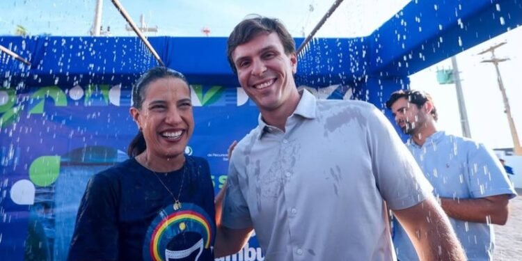 Ainda em impasse com Senado, Raquel Lyra faz gesto para Miguel Coelho