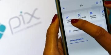 Senado aprova projeto que cria pagamento automático de pensão alimentícia via Pix; texto segue para sanção