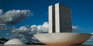 Estudo aponta destinação de R$ 1,3 bilhão em emendas de comissão sem transparência