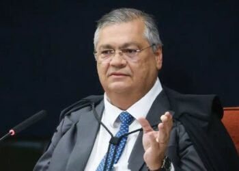Flávio Dino manda presidentes de 21 partidos explicarem possíveis distribuições de emendas parlamentares