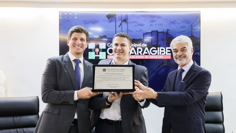 Em meio a impasse com MPPE, João Campos recebe título de cidadão de Camaragibe