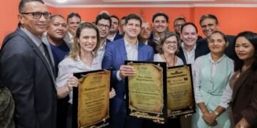 João Campos recebe título de cidadão de Itaquitinga junto a Marília Arraes e Teresa Leitão