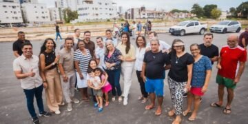 Raquel Lyra e Mirella acompanham avanço das obras do Canal do Fragoso em Olinda