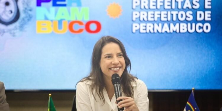 Na reta final antes do prazo eleitoral, Raquel Lyra entrega adutora do Agreste e faz ações na Região Metropolitana