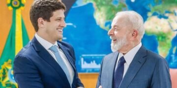 João Campos lança nova propaganda com Lula de olho em voto “Luquel”