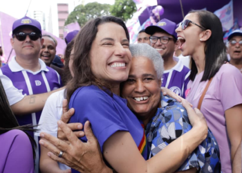 TRE manda campanha de Raquel Lyra retirar bandeiras no Cais José Estelita