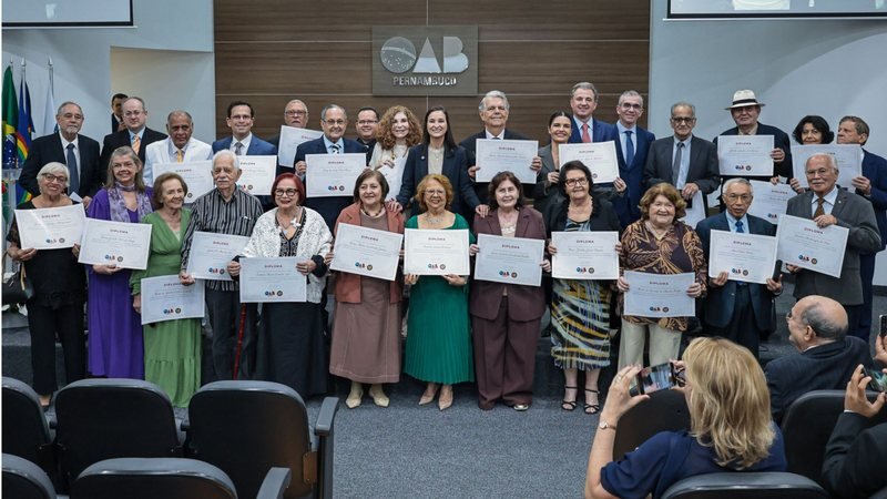 OAB-PE entrega Medalha Joaquim Amazonas a 29 juristas no Mês da Advocacia