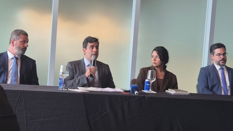 Campanha de João Campos cria dossiê contra Raquel Lyra e promete levar a diversas instâncias judiciais