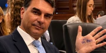 Flávio Bolsonaro diz que ‘Nordeste é a solução do Brasil’ e promete manter Bolsa Família