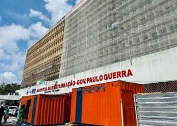 Reforma do Hospital da Restauração identifica origem de mau cheiro após descoberta de esgoto sob cozinha