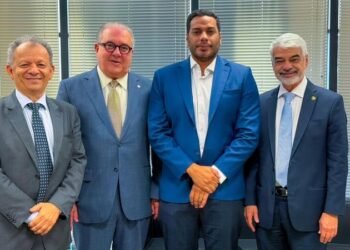 Humberto Costa se reúne com ministro do TCU por liberação de obras