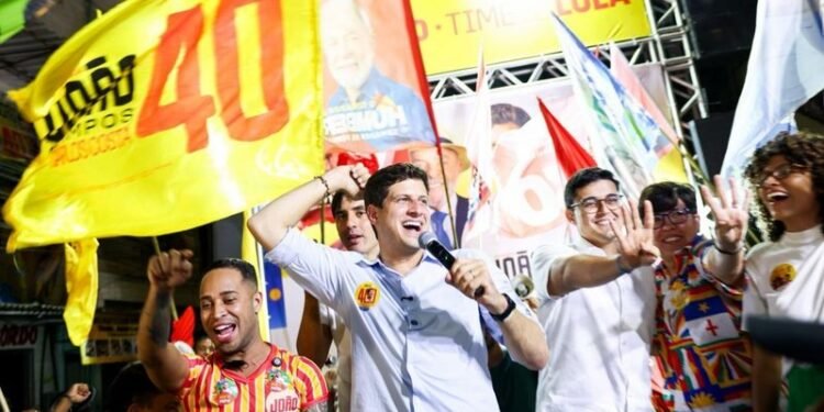 João Campos diz que não transformará disputa eleitoral em uma guerra de ataques e alfineta Raquel Lyra