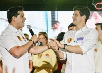 Em evento em Garanhuns, João Campos relembra começo na política e cita promessas