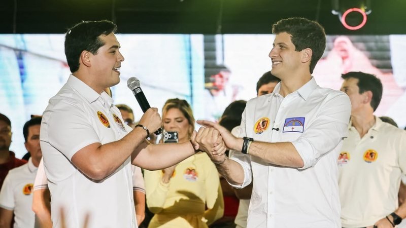 Em evento em Garanhuns, João Campos relembra começo na política e cita promessas