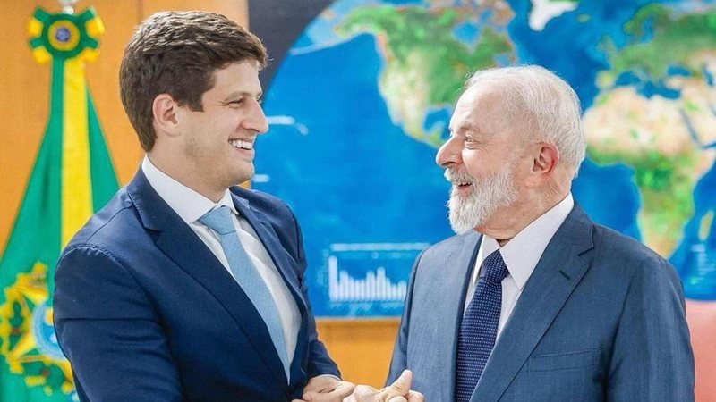 Lula faz gesto a João Campos ao afirmar que socialista poderá ser um dos líderes da esquerda no futuro