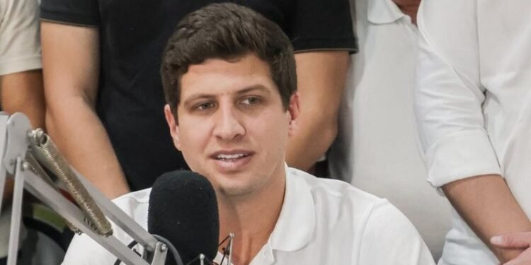 João Campos aposta em propaganda na TV para virada nas pesquisas