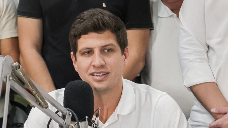 João Campos aposta em propaganda na TV para virada nas pesquisas