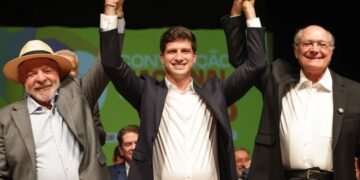 “Quem vai conduzir a sucessão é Lula”, diz João Campos após aceno do presidente