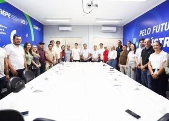 João Campos se reúne com setor gesseiro e promete articulação para enfrentar entraves em Pernambuco