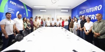 João Campos se reúne com setor gesseiro e promete articulação para enfrentar entraves em Pernambuco