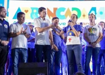 Mendonça Filho lança campanha ao Senado ao lado de Raquel e Coelhos em Petrolina