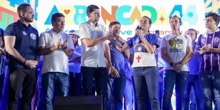 Mendonça Filho lança campanha ao Senado ao lado de Raquel e Coelhos em Petrolina
