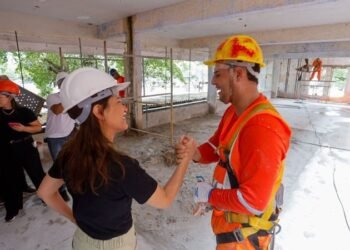 Raquel Lyra vistoria obras de creche e estrutura da Polícia Militar no Recife