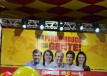 TRE manda retirar propaganda que associa Eduardo da Fonte a João Campos; disputa com Mendonça esquenta pelo Senado