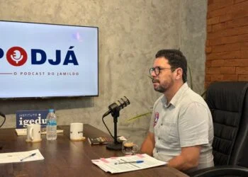 Assista ao vivo sabatina com Ivan Moraes no PodJá sobre eleição de 2026
