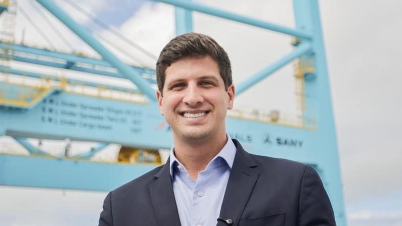 João Campos promete, se eleito, zerar IPVA de motoristas de aplicativo a partir de 2027