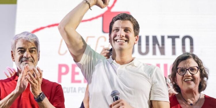João Campos promete retirar grades do Palácio em primeira medida de governo