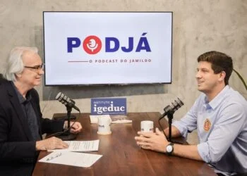 João Campos defende Estado na Transnordestina e detalha propostas para saúde, educação e infraestrutura no PodJá