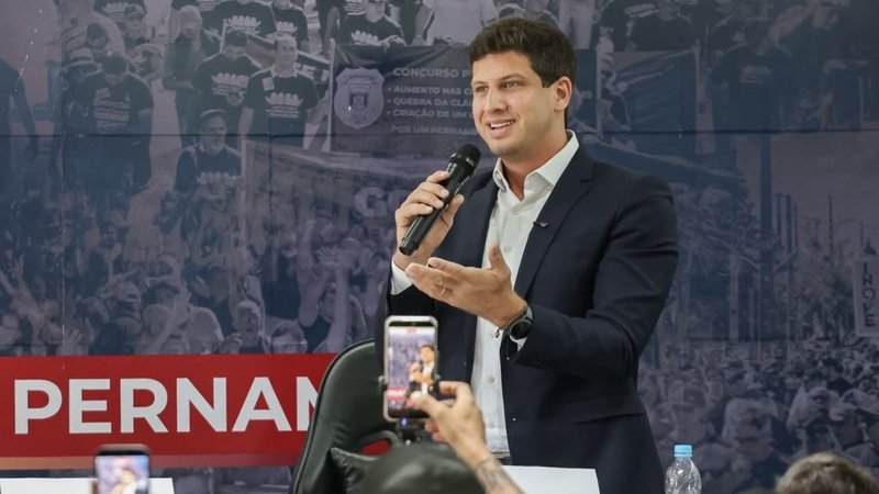 João Campos promete ampliar programa PE no Campus para 2 mil vagas