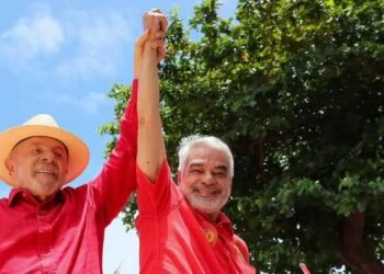 Em ato com Lula no Recife, Humberto Costa pede dois senadores alinhados ao presidente